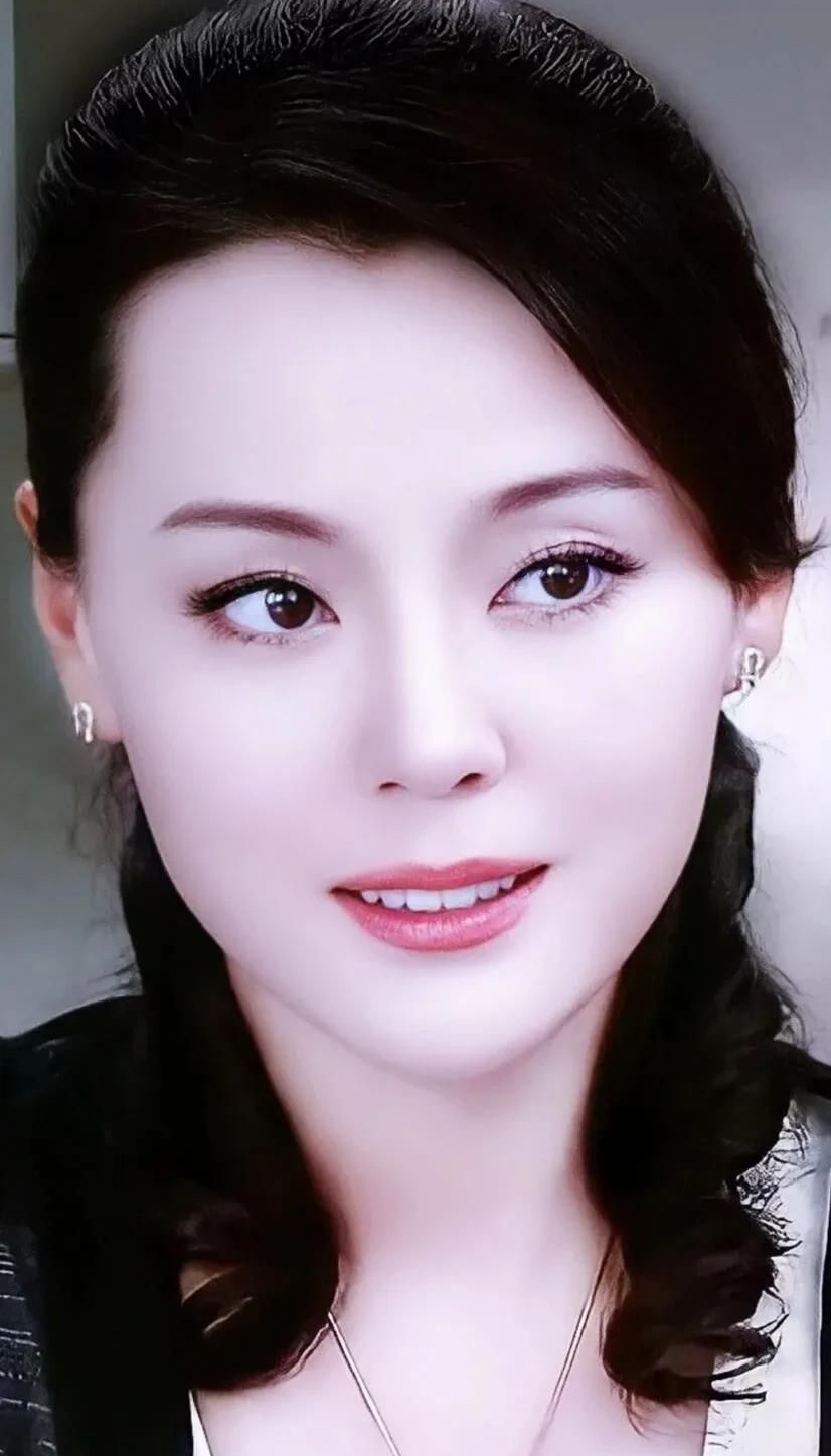 梁爱琪高清优雅写真,优雅迷人!_高清图集_新浪网