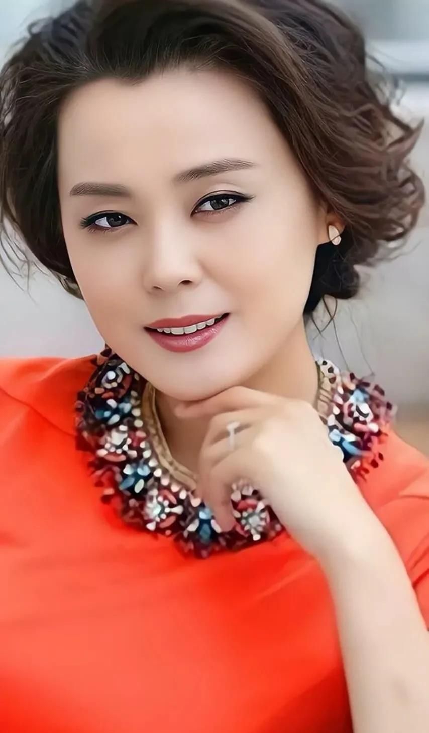 梁爱琪高清优雅写真,时尚俏丽!_高清图集_新浪网