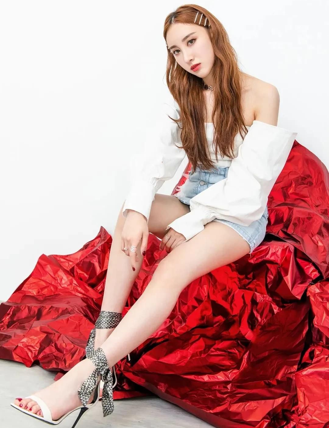 许靖韵高清魅力写真,楚楚动人!