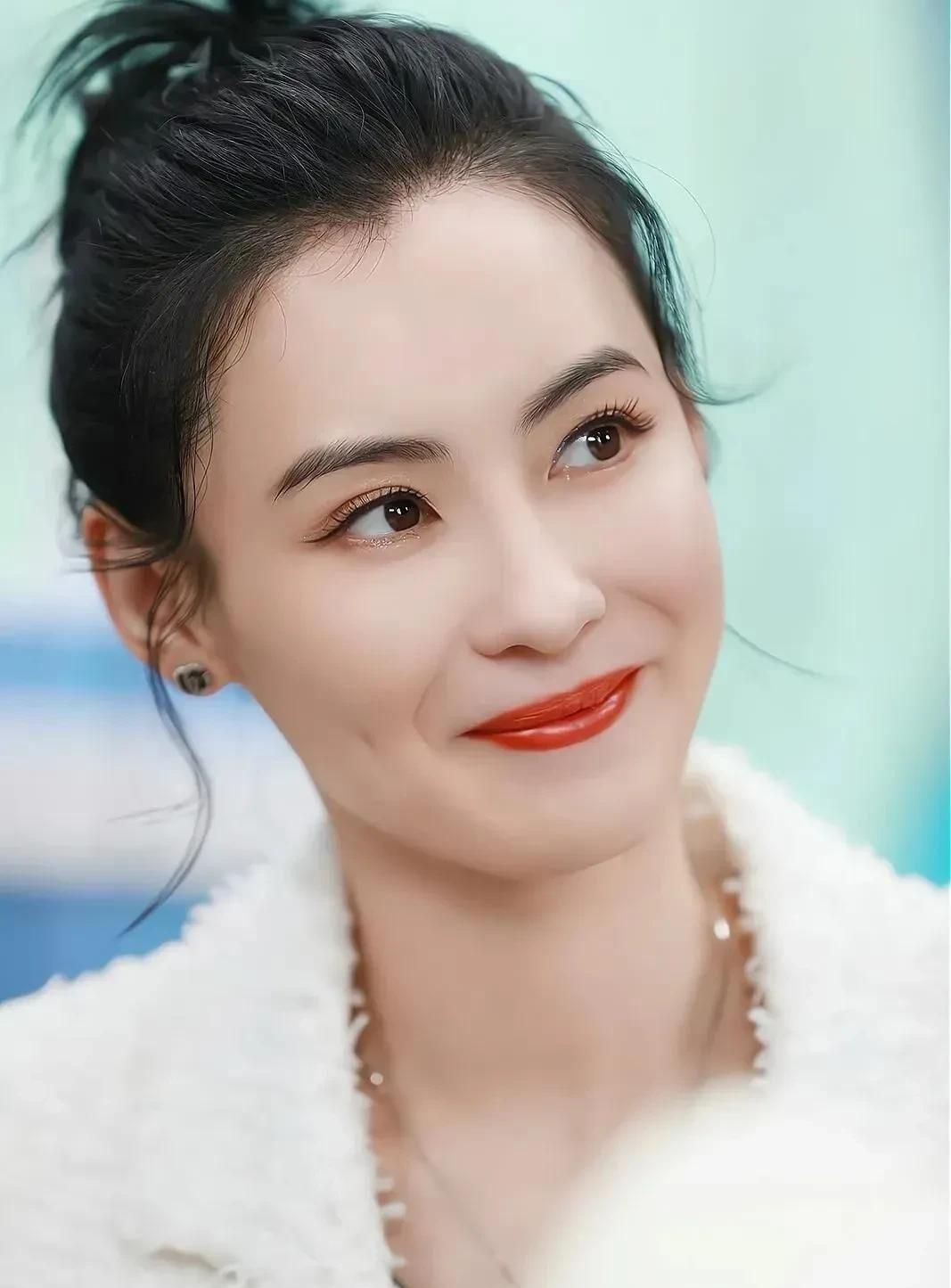 张柏芝优雅迷人楚楚动人的美照