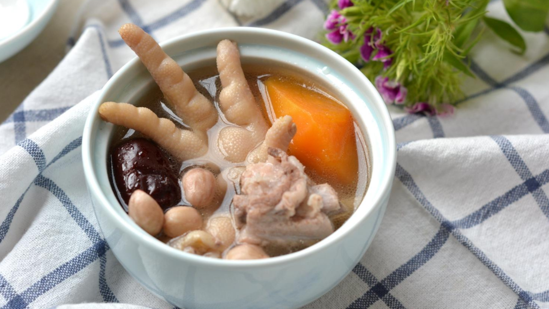 田径男子4×100米决赛 现场中国观众高呼"第一" 为您推荐: 木瓜鸡脚汤