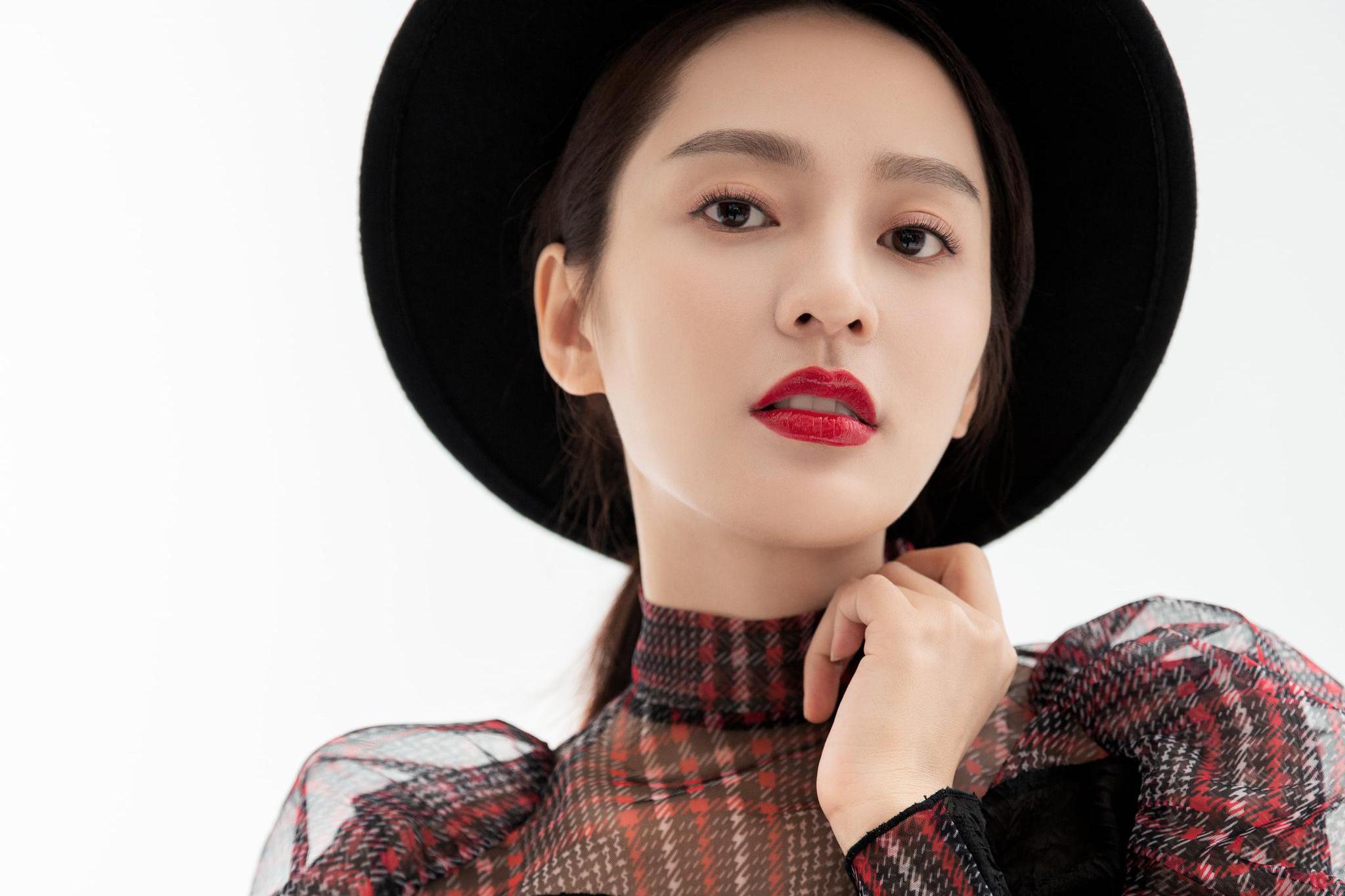 丁柳雁最新写真释出  果敢姿态释放超飒酷girl