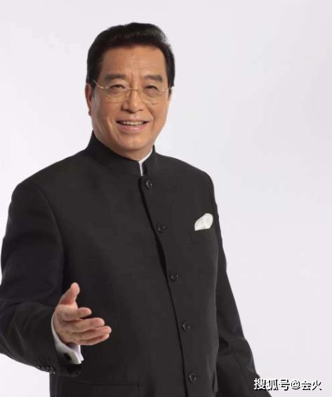 李双江现身聚会喝千元酒,唱歌上气不接下气,因儿子名气锐减?