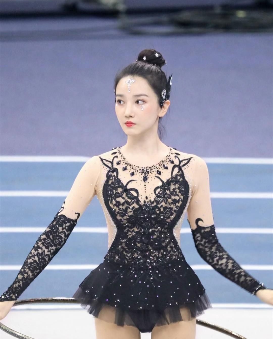 陈小纭高清俏丽美照,惊艳迷人!__财经头条