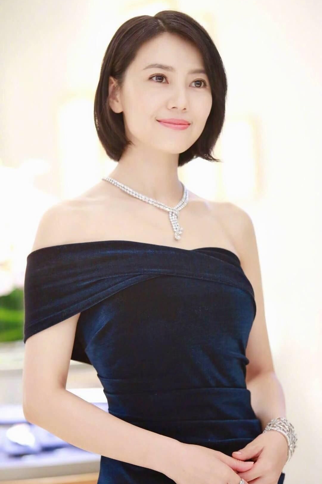 高圆圆高清淡雅美照,美丽惊艳!