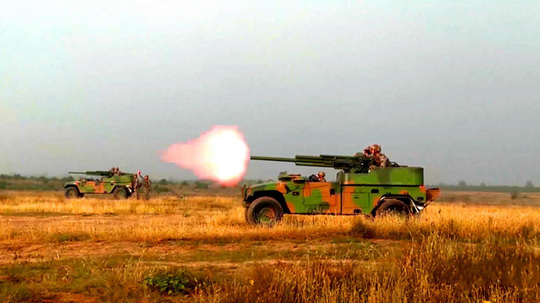 印军为15天激烈战争做准备解放军车载迫击炮早就摩拳擦掌了