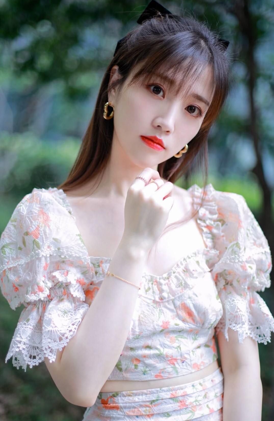 张纯烨高清俏丽美照楚楚动人