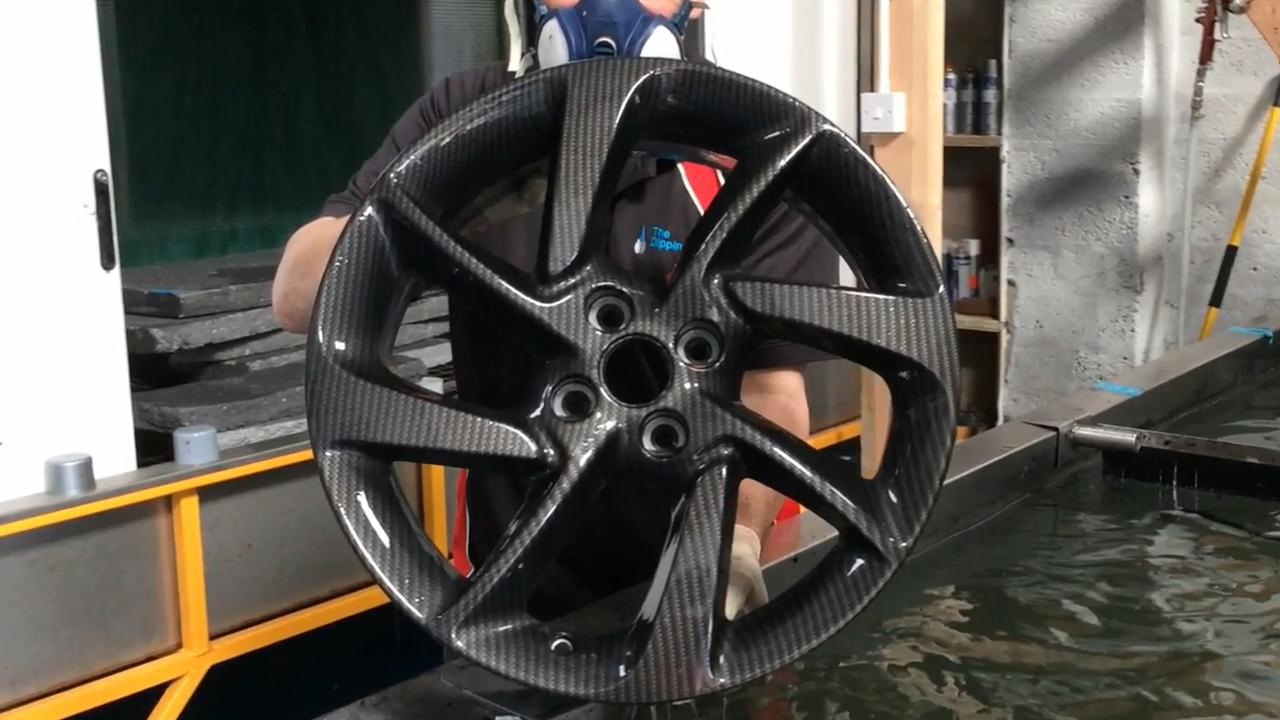 水转印技术!轮毂上的花纹是这样印上去的