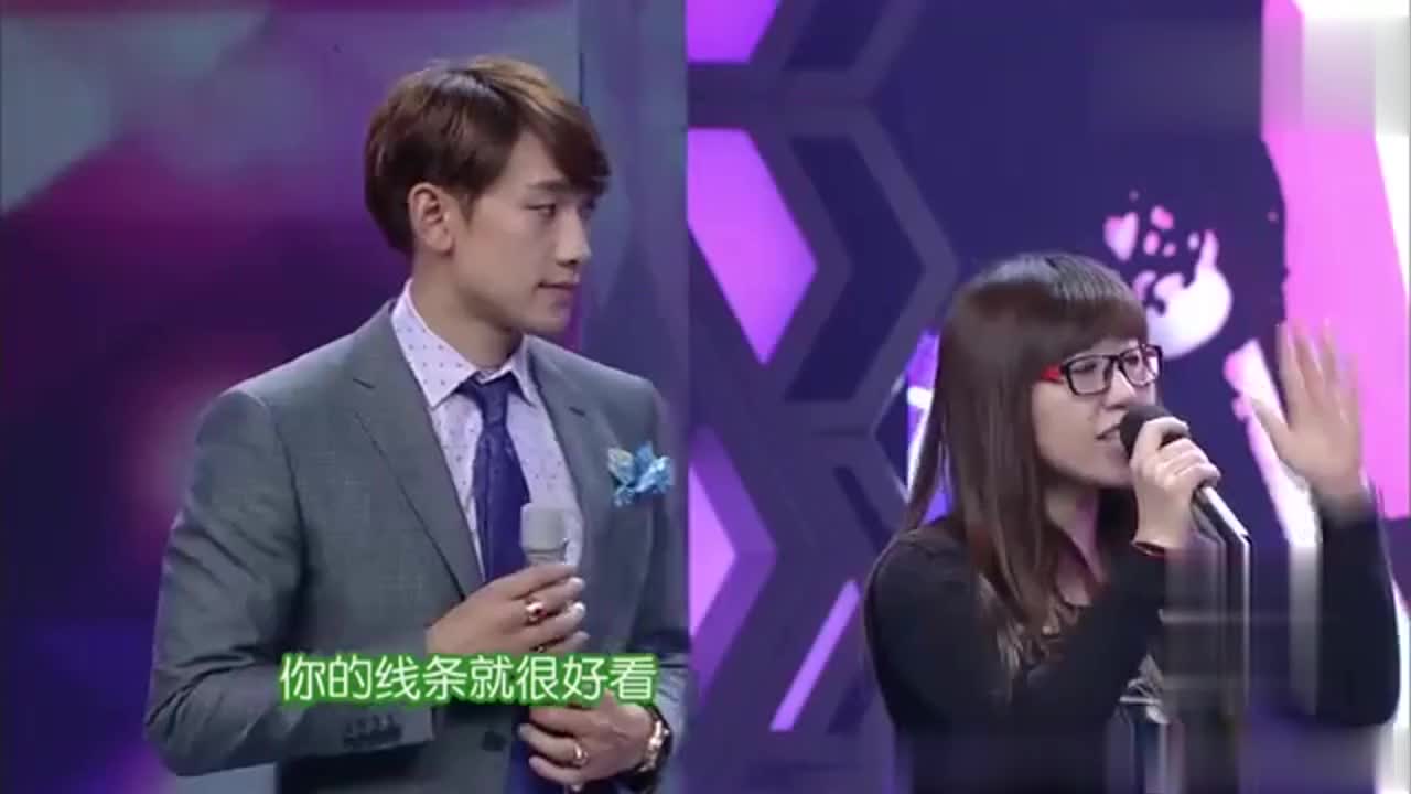 rain与杜海涛玩游戏,时刻不忘秀身材,引场下欢呼不断!