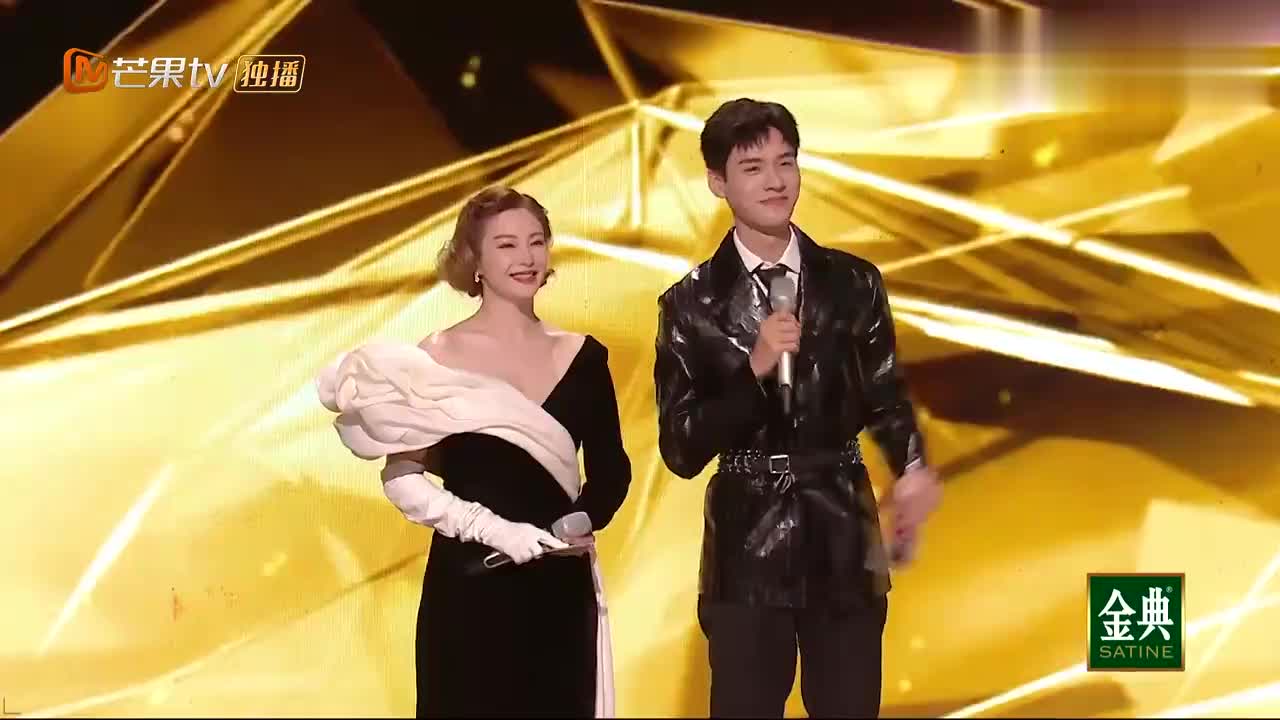 做饭打扫垃圾抢着干,俊俊子太棒了丨中餐厅5 为您推荐: 龚俊张含韵带6