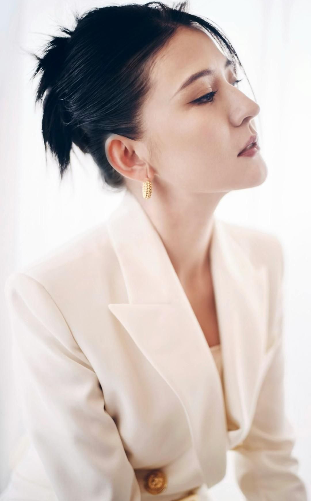 热依扎高清俏丽美照,飒爽俏丽!_高清图集_新浪网