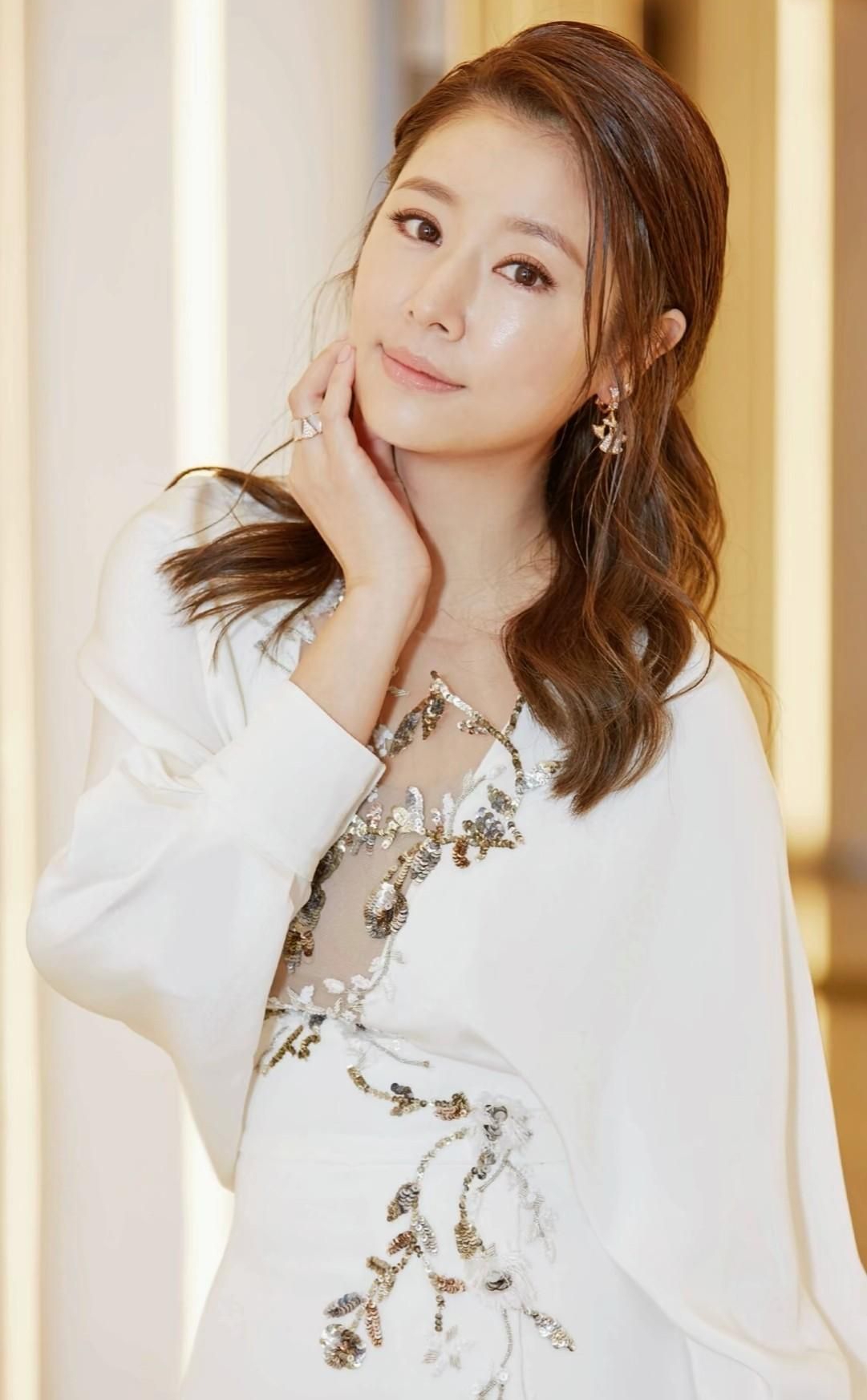 林心如高清俏丽美照,惊艳迷人!__财经头条