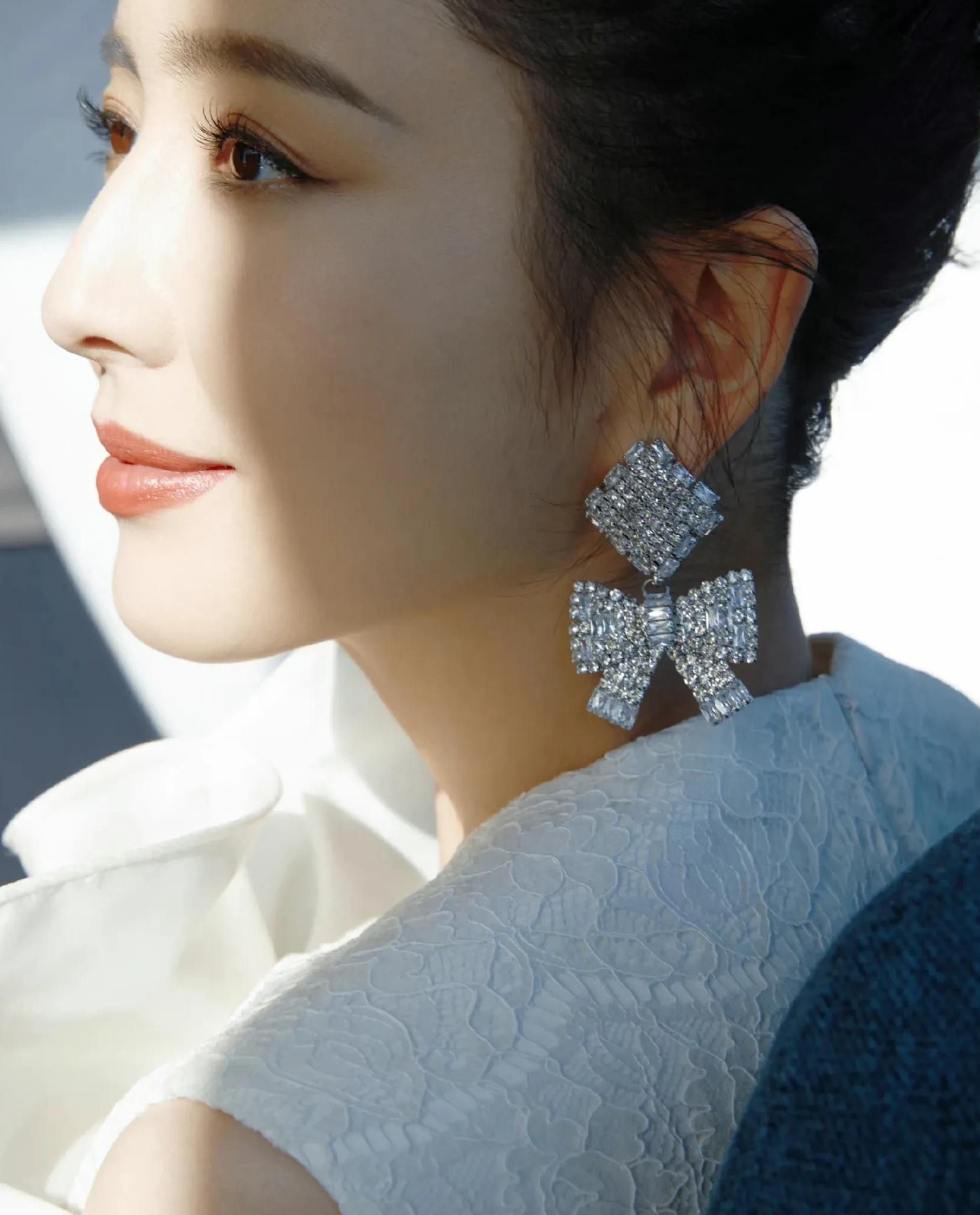 佟丽娅,端庄大方,可爱迷人的写真照!__财经头条