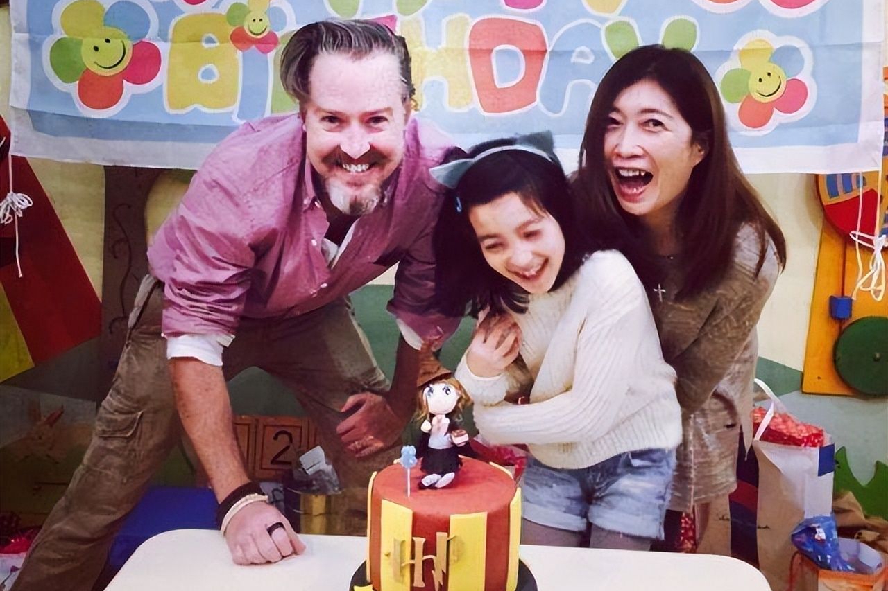 曝黄嘉千与夏克立协议离婚,闹上法庭争爱女夏天抚养权