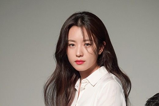 韩国女艺人韩孝周杂志写真拍摄现场照曝光|韩孝周|写真|杂志_新浪新闻