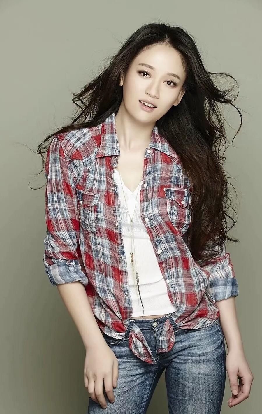 陈乔恩高清俏丽美照,时尚俏丽!