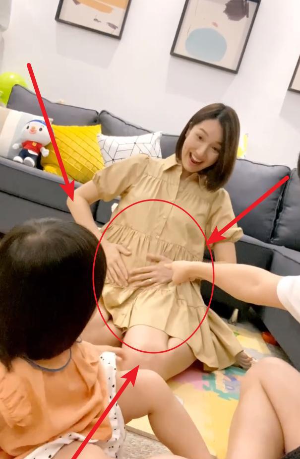 "六月怀孕魔咒"来袭,又有明星公布二胎,还拉上女儿出镜