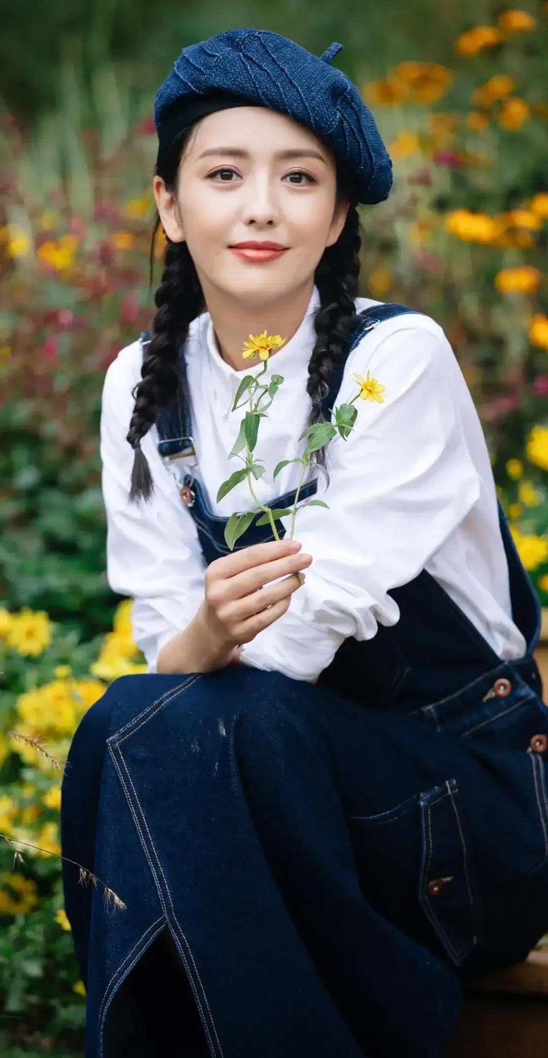 佟丽娅,妩媚动人,可爱迷人的写真照!