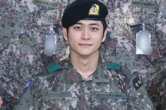 韩国艺人姜泰伍军营照曝光|韩国艺人|军营|姜泰伍_新浪新闻