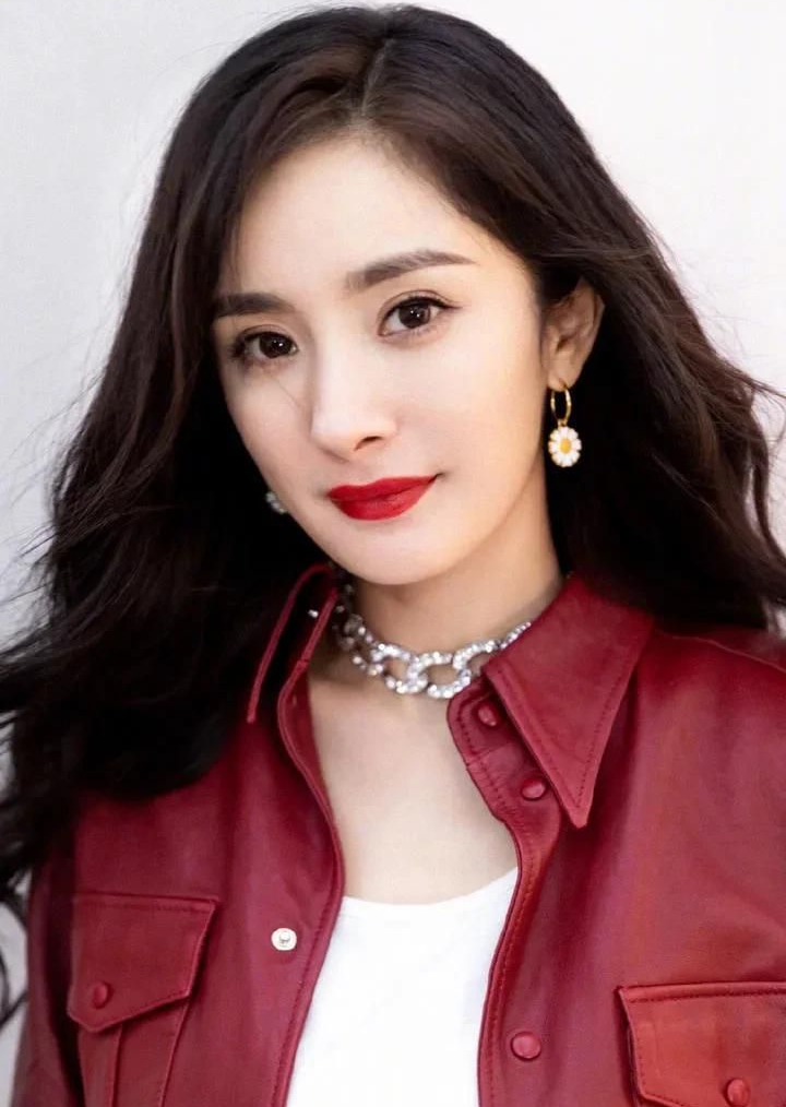 杨幂甜美可人惊艳迷人楚楚动人的写真