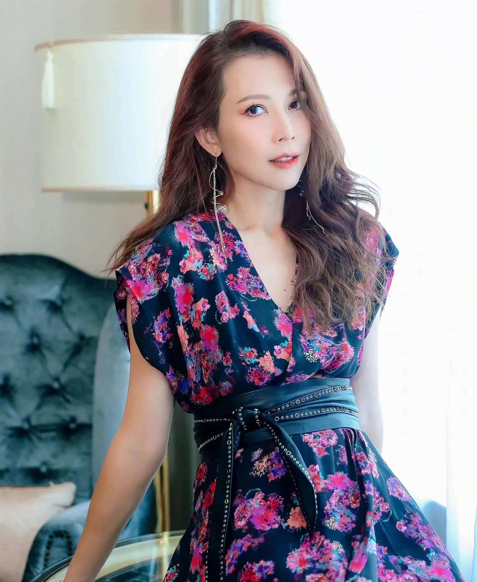 蔡少芬,美艳动人,非常甜美的写真!__财经头条