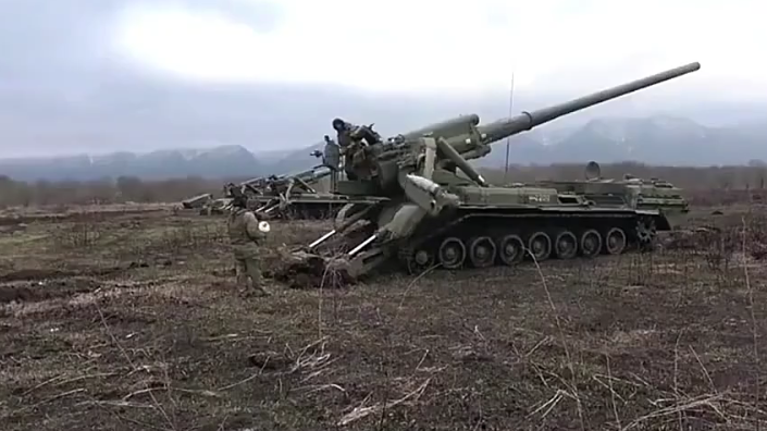 俄罗斯203毫米自行火炮图片