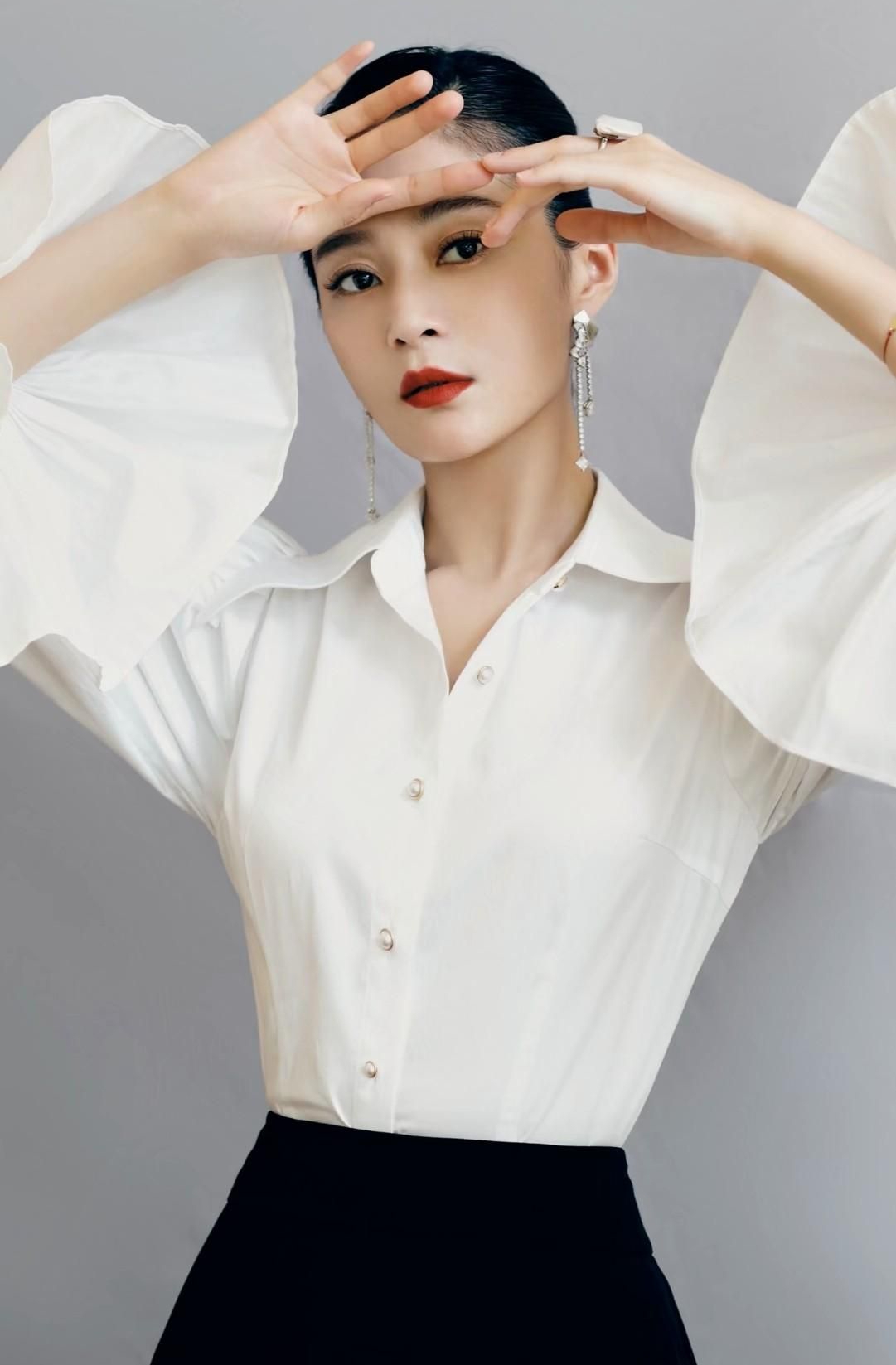 王媛可高清淡雅写真楚楚动人