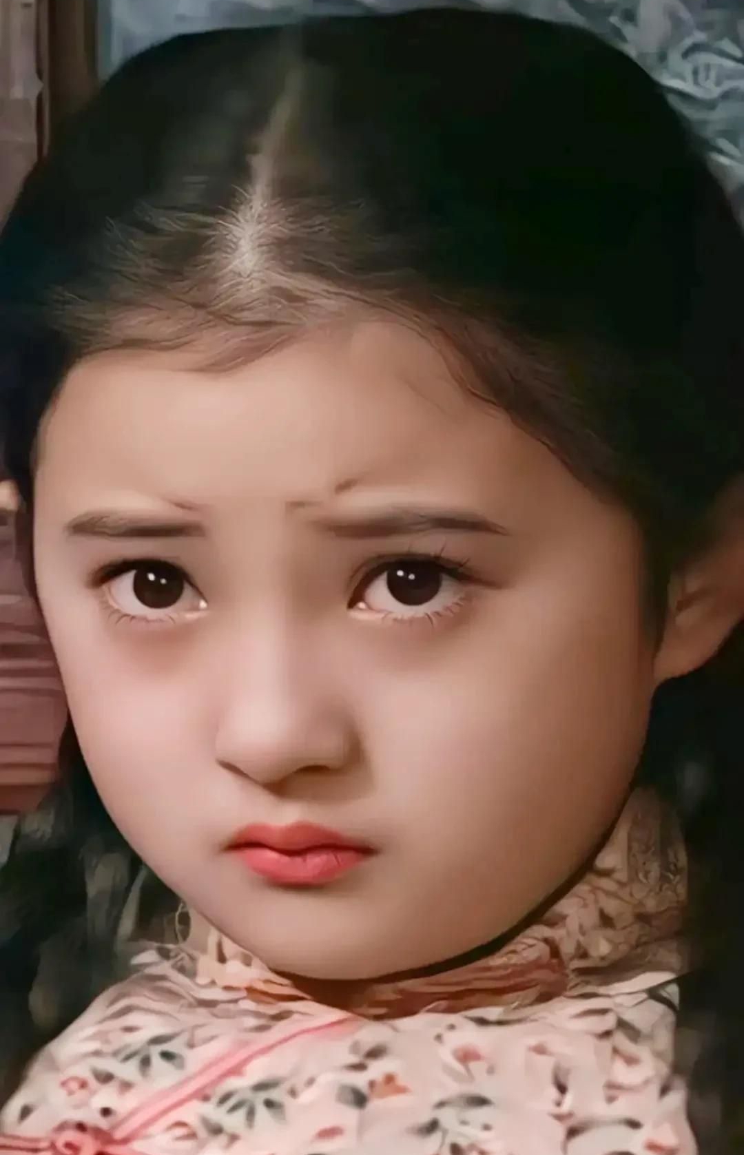 精致优雅的金铭,童年时演的小婉君,可爱迷人!__财经头条