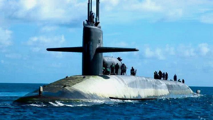 此国4000吨潜艇,曾被"撕碎"官兵无一生还!中国却30秒惊艳世界