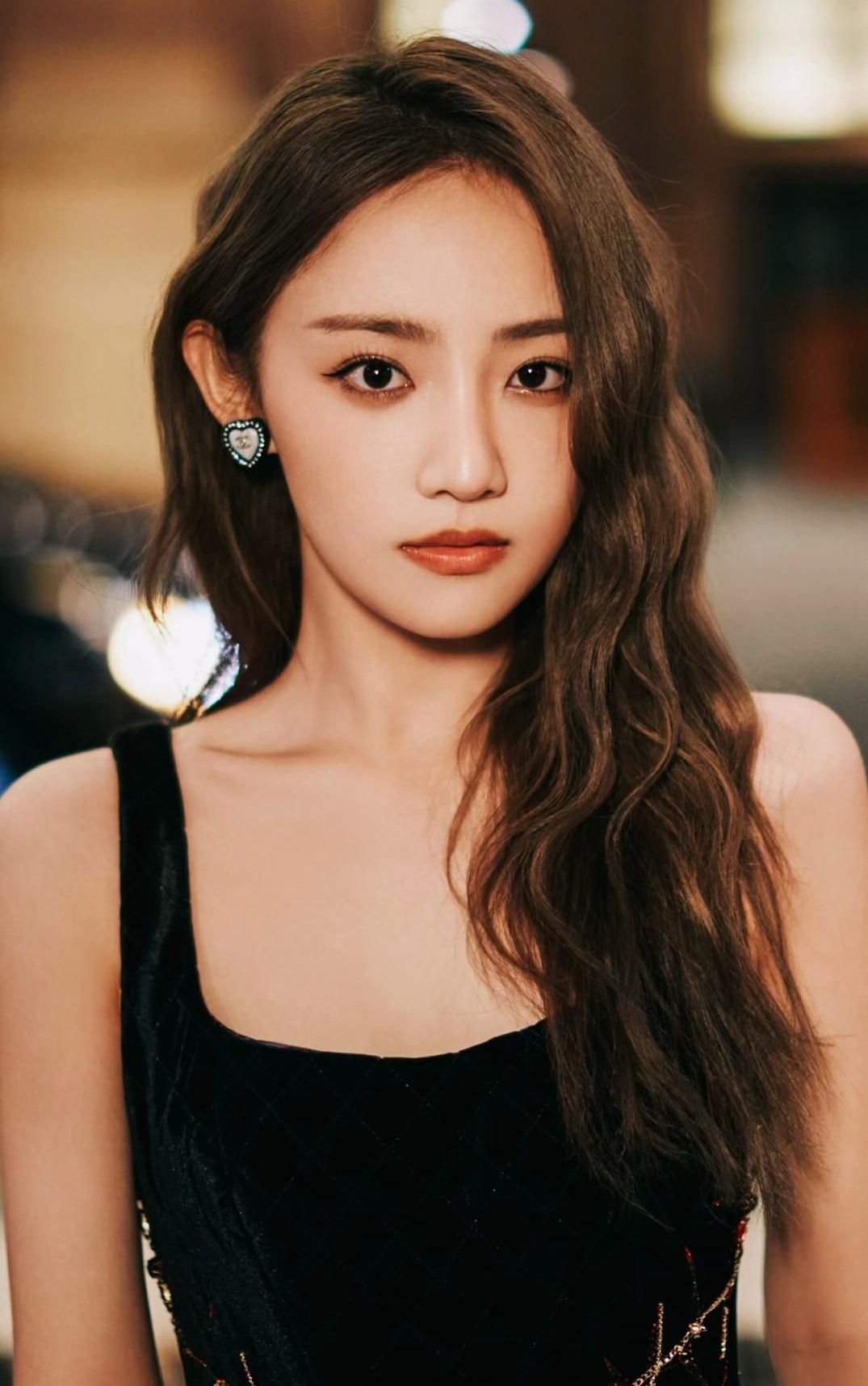 吴佳怡高清淡雅写真,优雅迷人!_高清图集_新浪网