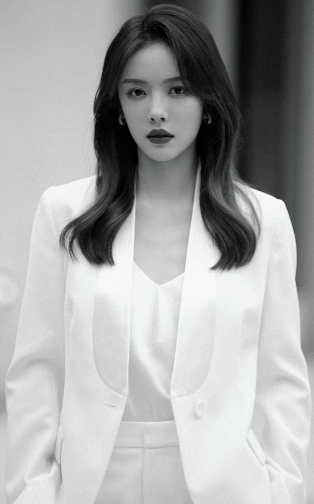 蔡文静高清淡雅美照,惊艳迷人!__财经头条