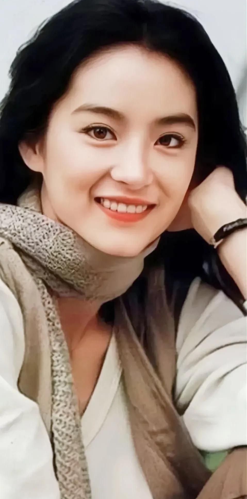 林青霞精湛的演技,优雅而美丽,美艳绝伦,气质迷人的写真美照!