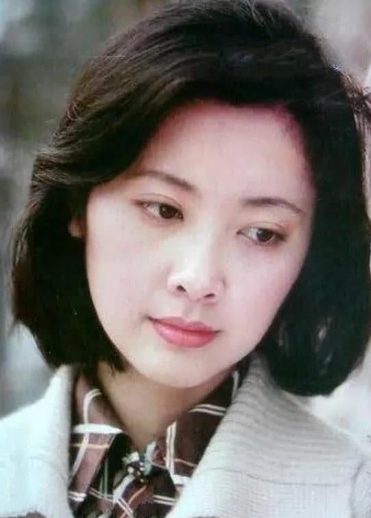 高贵优雅的朱琳优雅迷人温婉秀丽的写真照