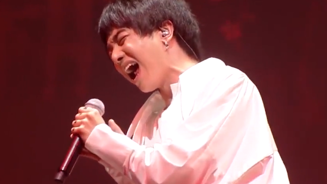 华晨宇现场实力飙高音,简直震的人头皮都发麻,听一遍震撼一辈子