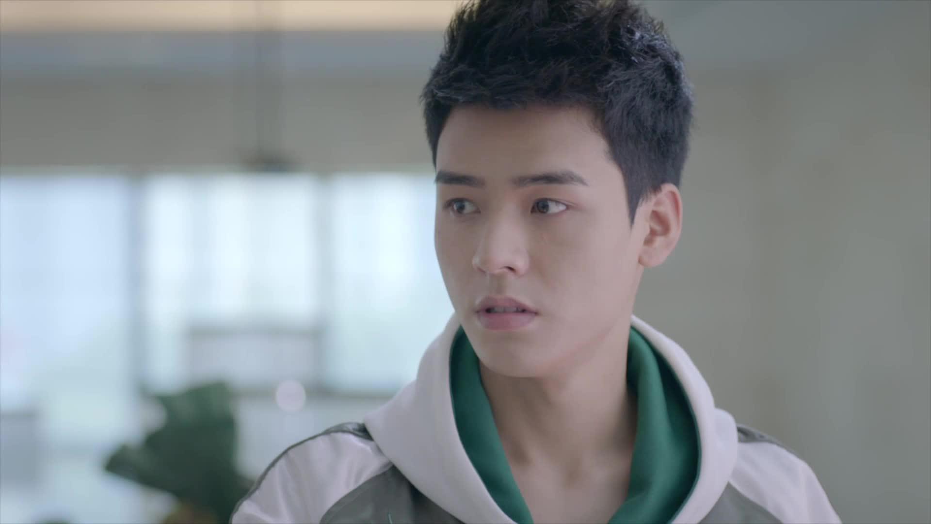 指尖少年:任一侠暗恋了十年的小菲,带回来了男朋友