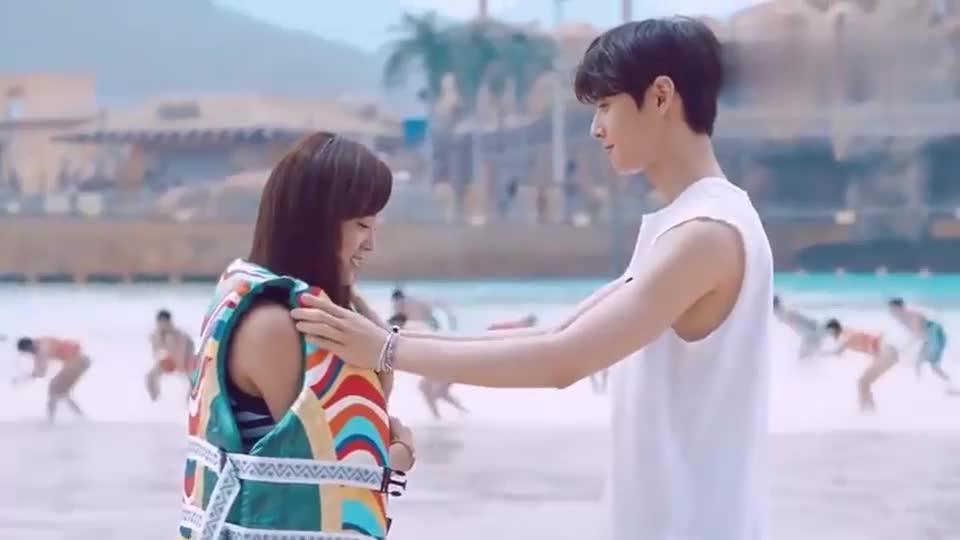 金世正,车银优乐天水上公园cf,莫名配一脸.