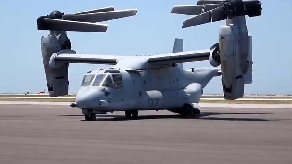 46秒观看mv-22"鱼鹰"运输机机翼和旋翼展开全过程,超燃现场!