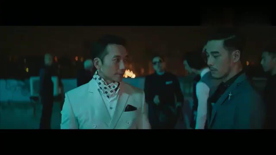 角头:老大看上去温文尔雅彬彬有礼,不料发起狠来让人看着都怕