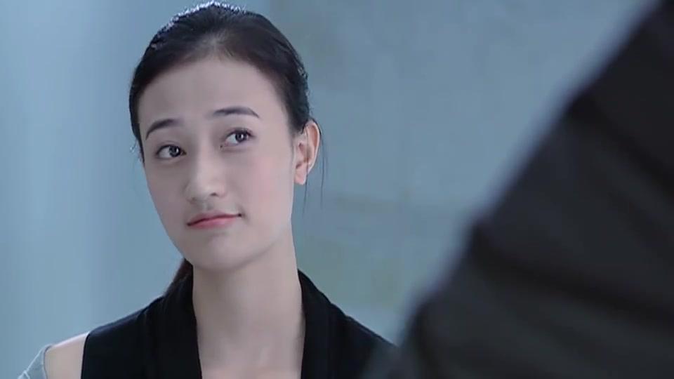 温柔的背后:张嘉铭帮童童找工作,报社也向张嘉铭道歉