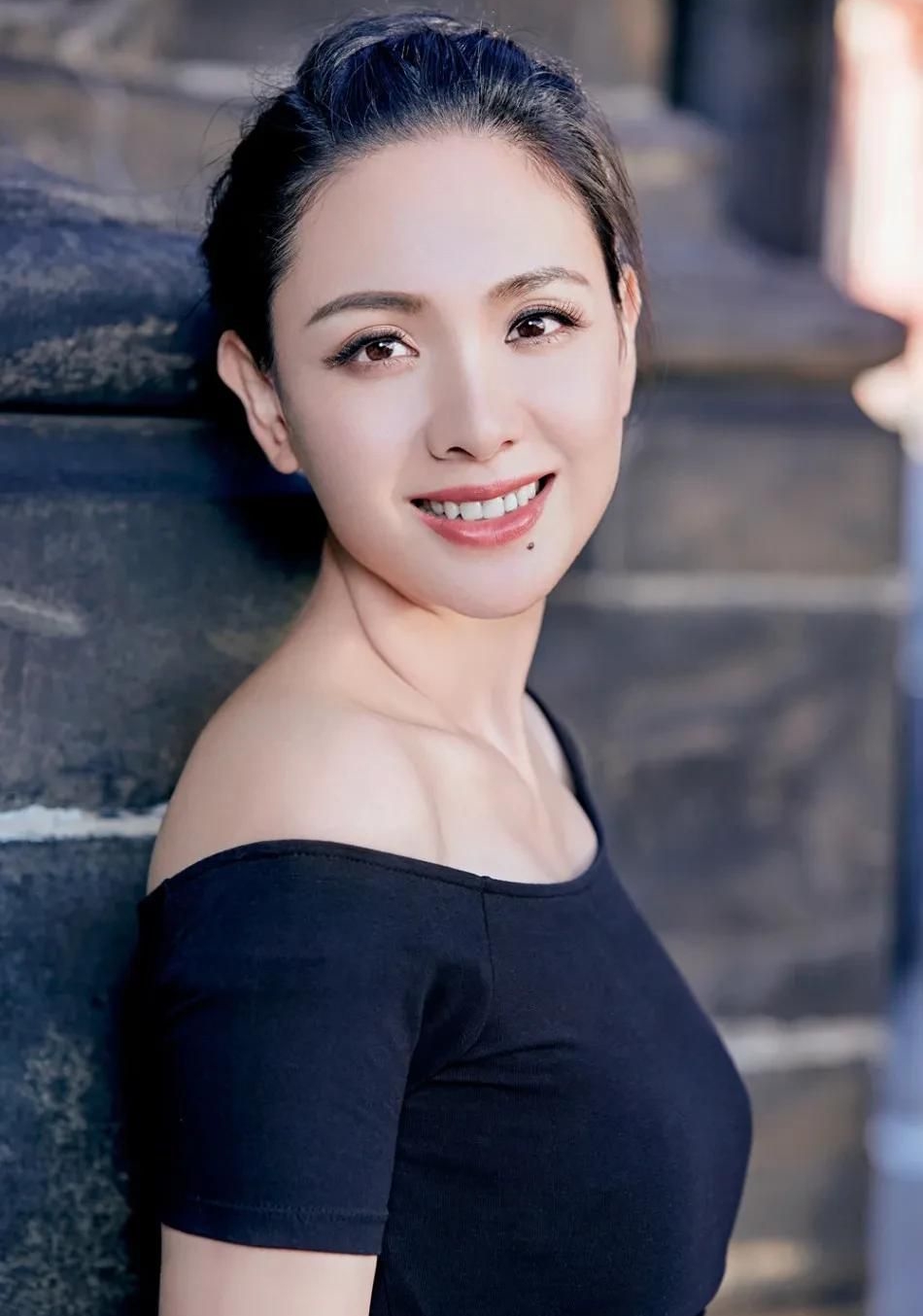 温婉秀雅的程莉莎,娇俏可人,青春靓丽的写真照!_高清图集_新浪网