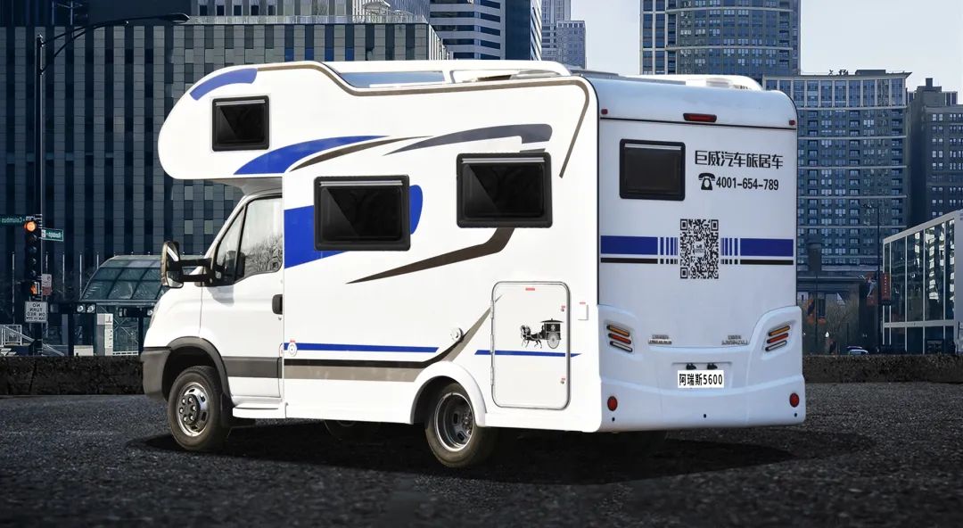 进口材质 精致内装 巨威c型旗舰房车阿瑞斯 5600