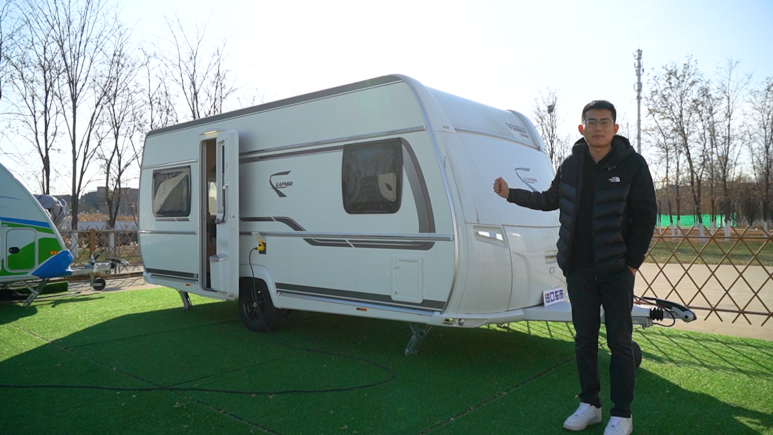 带着"家"去旅行,芬特465拖挂式房车,现车实拍解读