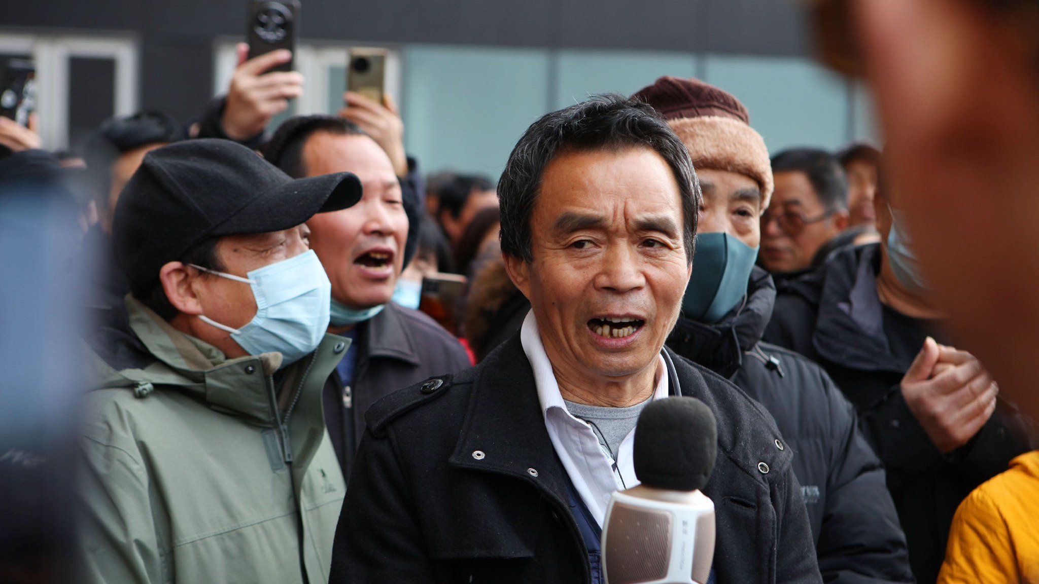 甘肃安万秦腔唱火西安城,台上唱戏台下戏迷吼秦腔,气氛高涨|西安市|陕西省|甘肃省_新浪新闻