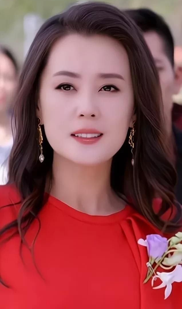 梁爱琪高雅有气质的美女