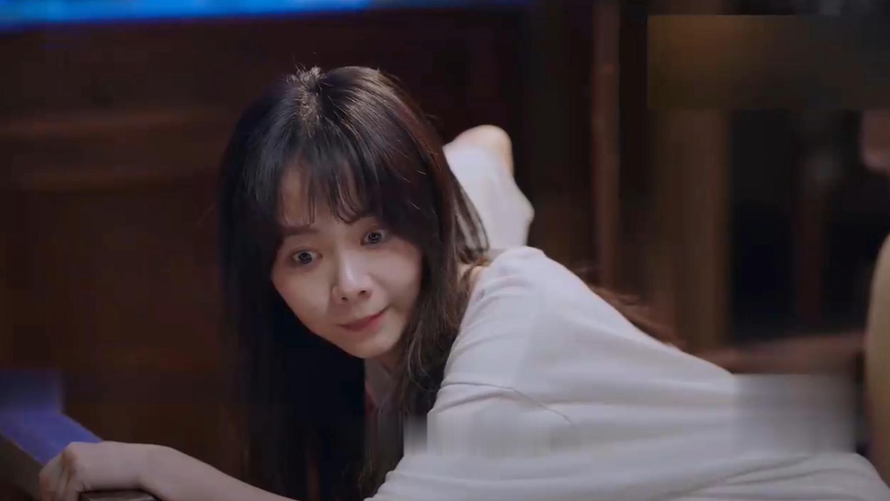 凌霄抹风油精被拒李尖尖感叹还是小哥好下一秒却被子秋表白