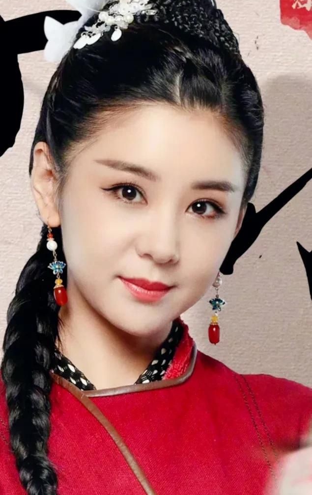 李小萌,知性优雅,端庄大方的写真照!__财经头条