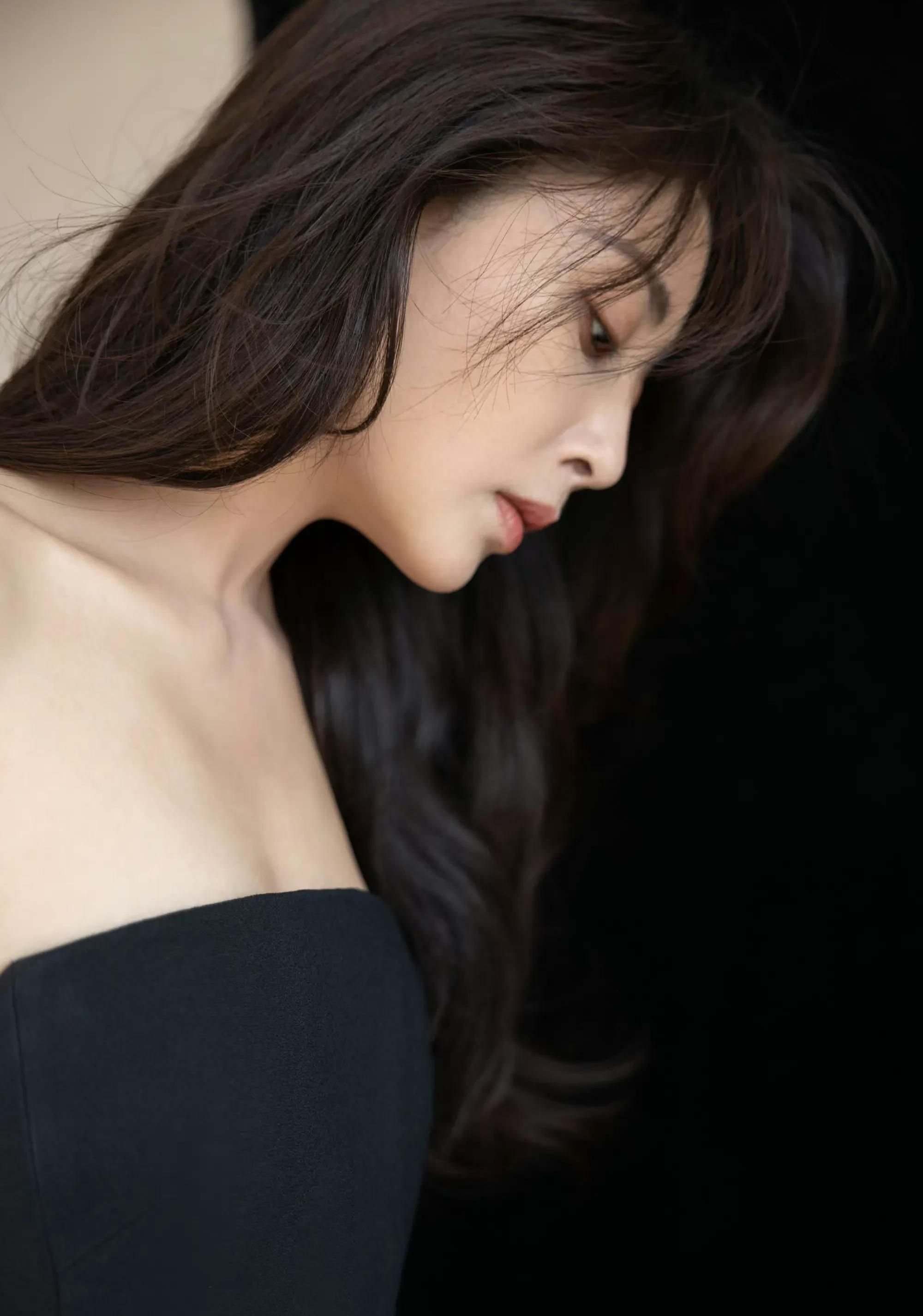 才貌双全的殷桃,楚楚动人,温婉秀丽的写真照!__财经头条