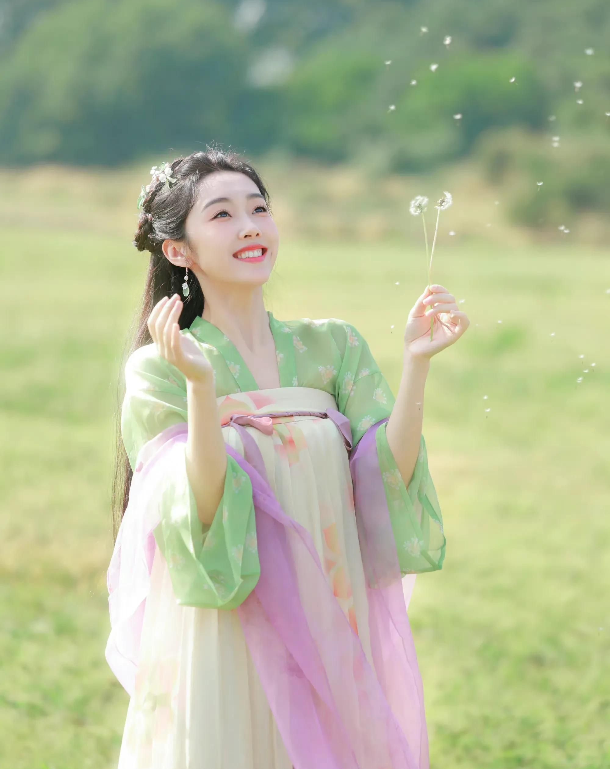 清新秀丽的宣璐,优雅迷人,温婉秀丽的写真照!_高清图集_新浪网