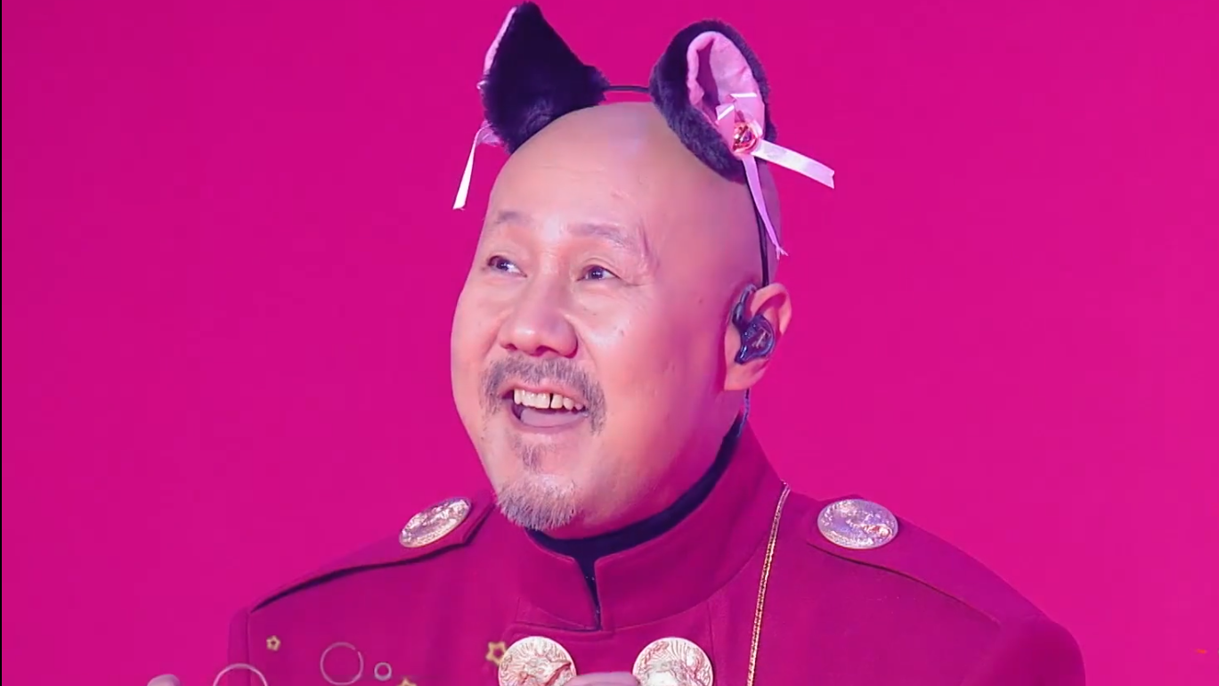 腾格尔又不正经了,硬核翻唱《学猫叫》,网友:画面太美辣眼睛!