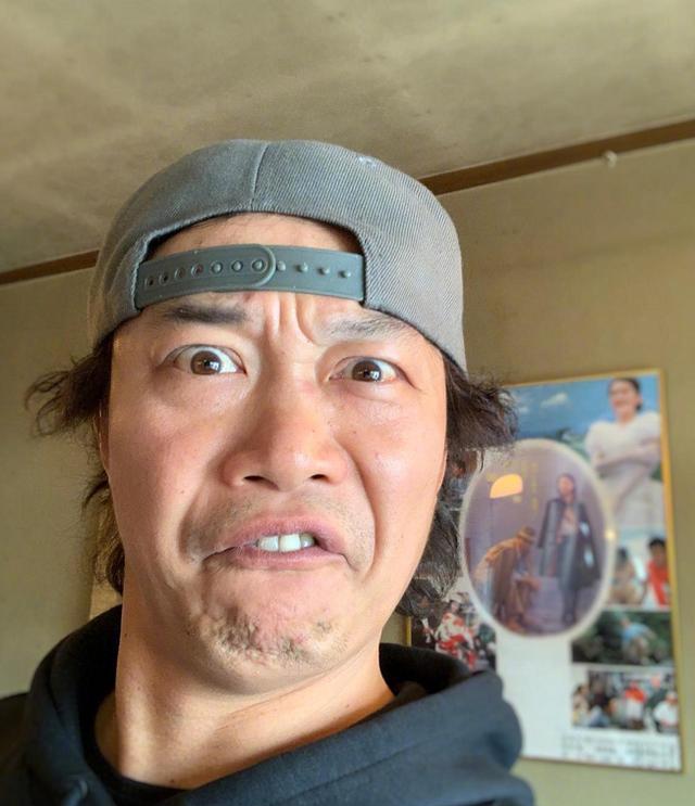 陈奕迅晒搞怪自拍照,用软件将自己变老,父亲节祝福别具一格